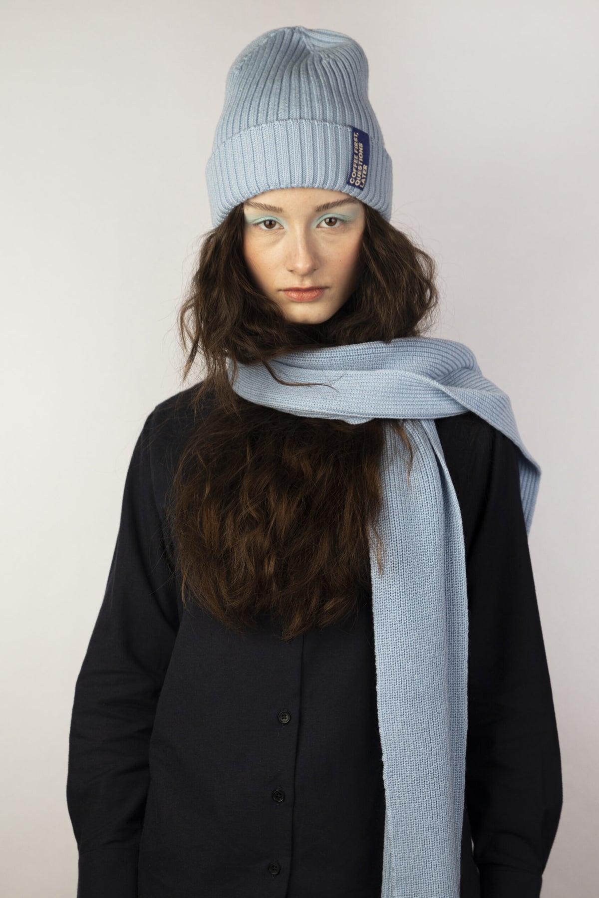 Strickschal hellblau