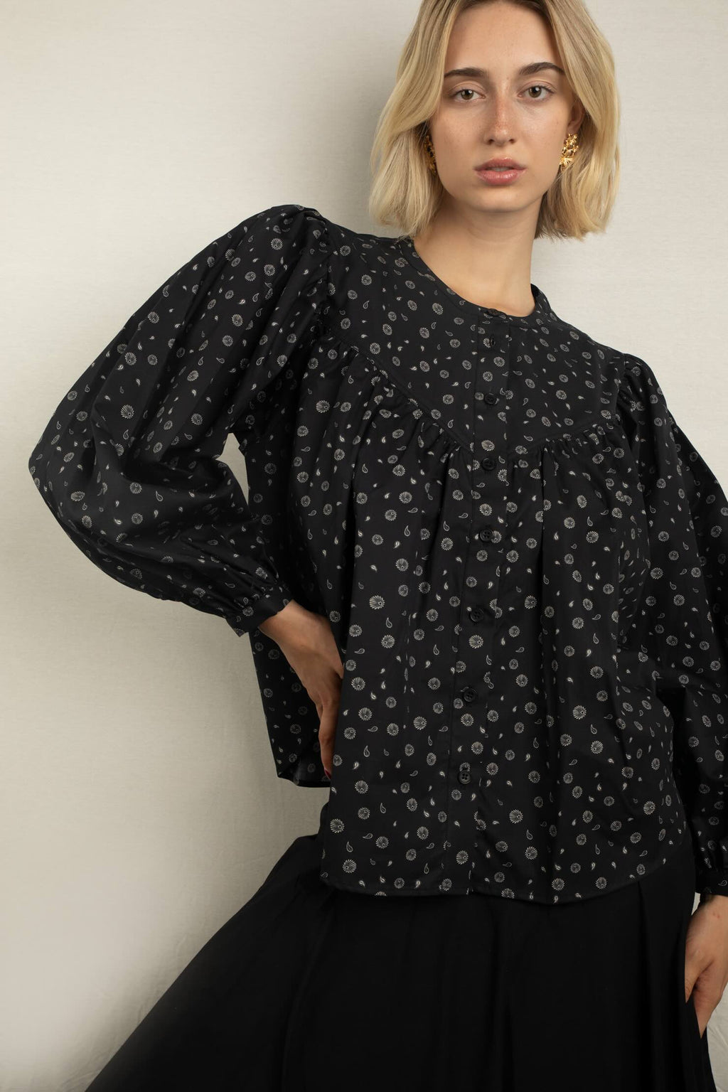 Bluse mit Print schwarz