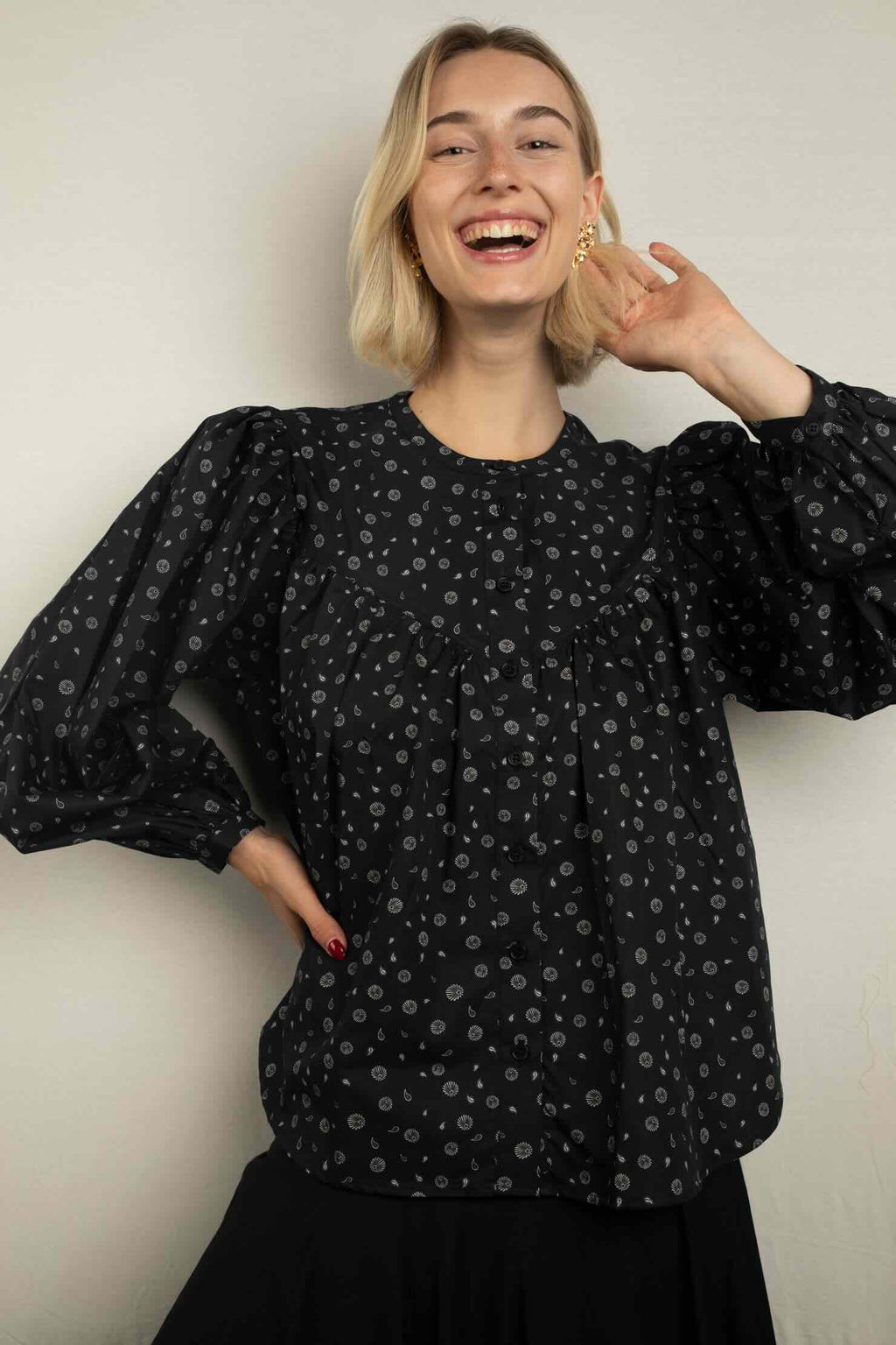 Bluse mit Print schwarz