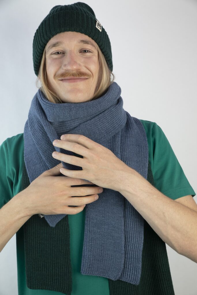 Strickschal blau melange